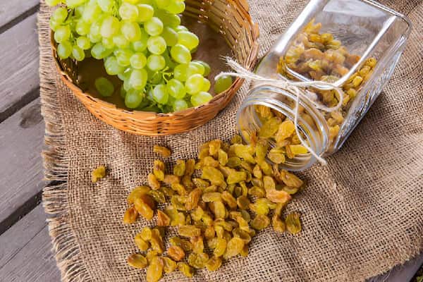 تصویر 1 از خرید کشمش سایه خشک ملایر + قیمت فروش استثنایی